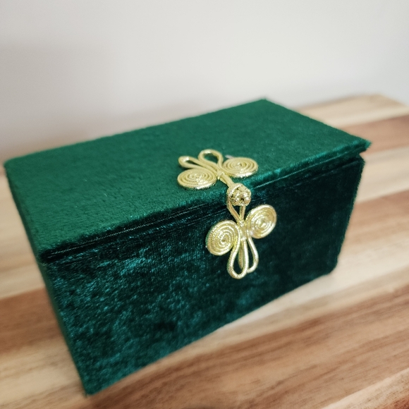 Li Bien "Mother Mary and Baby Jesus" Glass Ornament Hand Painted 2013 Keepsake - Picture 9 of 9